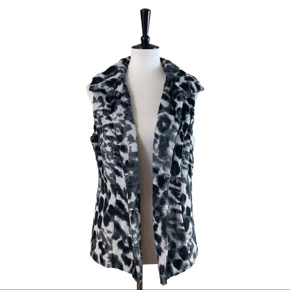 Chico’s Size 1 Leopard Fleece Black Gray White Soft Collared Vest Women's Small - Picture 2 of 14